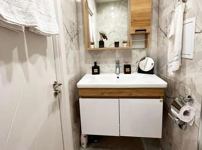 Near The Park Апартамент *